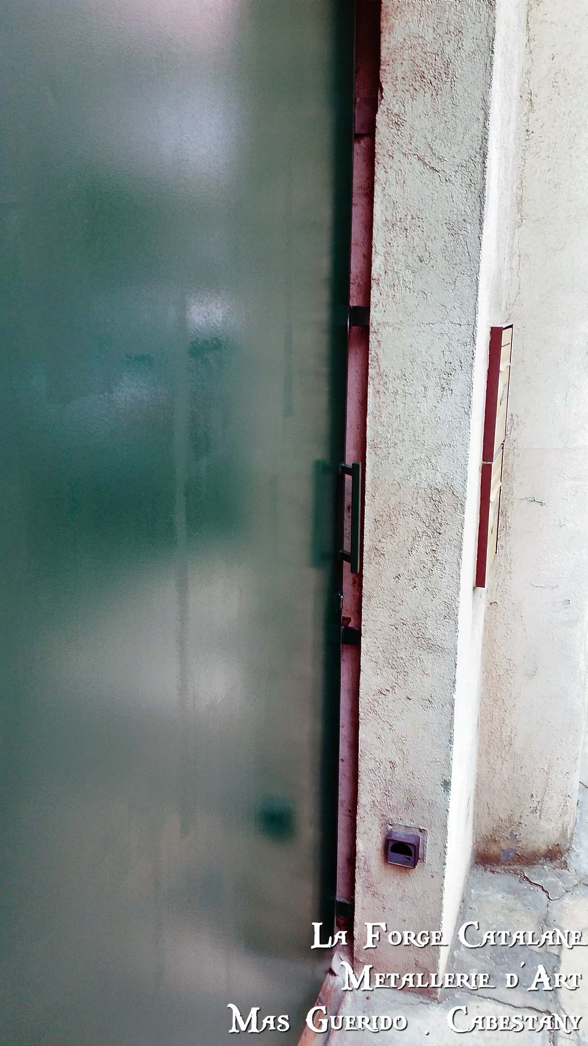 porte garage tole pleine coulissante La Forge Catalane (3).jpg